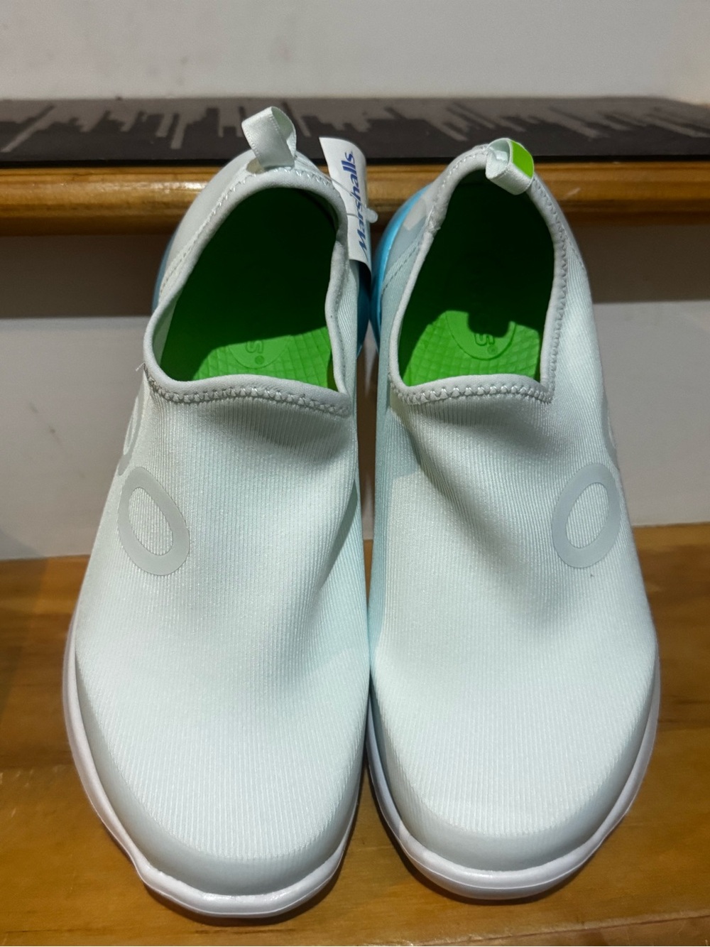 New Women OOFOS OOmg Sport Slip On Recovery Light Green Pastel Shoes Size 9 New